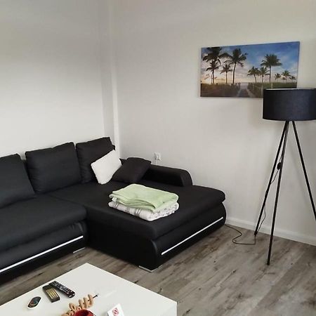 Schoene Ferienwohnung/Pendlerwohnung อูลเซิน ภายนอก รูปภาพ