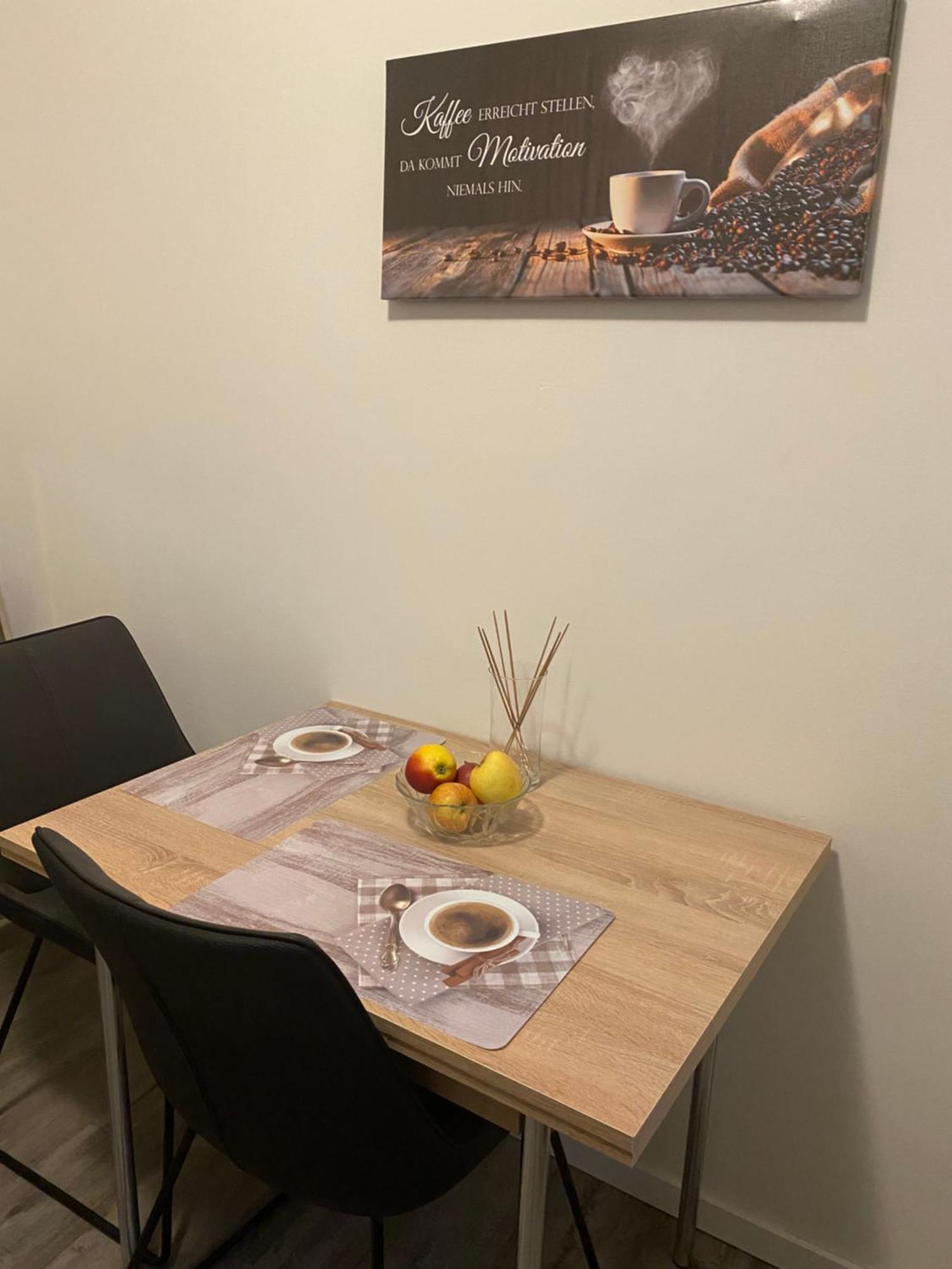 Schoene Ferienwohnung/Pendlerwohnung อูลเซิน ภายนอก รูปภาพ
