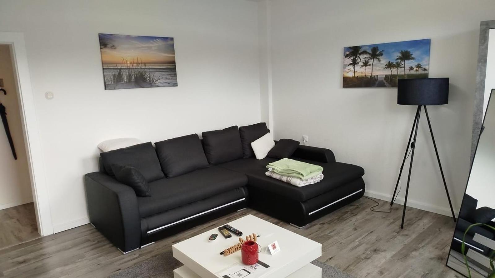 Schoene Ferienwohnung/Pendlerwohnung อูลเซิน ภายนอก รูปภาพ